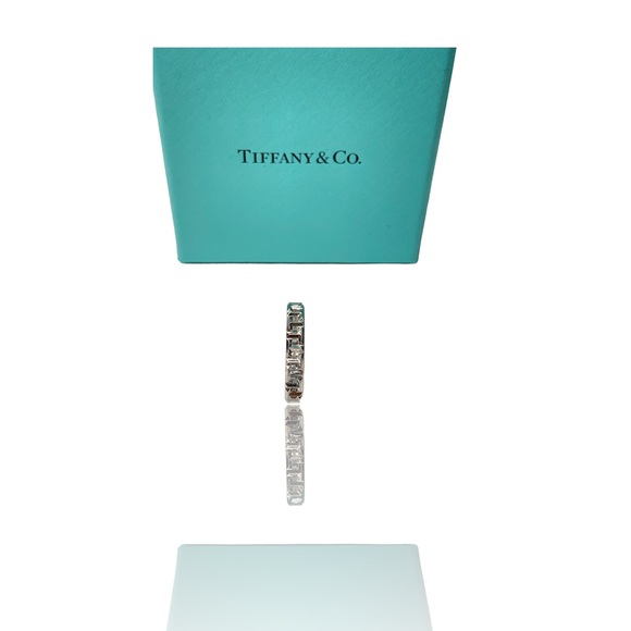 Tiffany T
True Narrow Ring - Picture 7 of 11